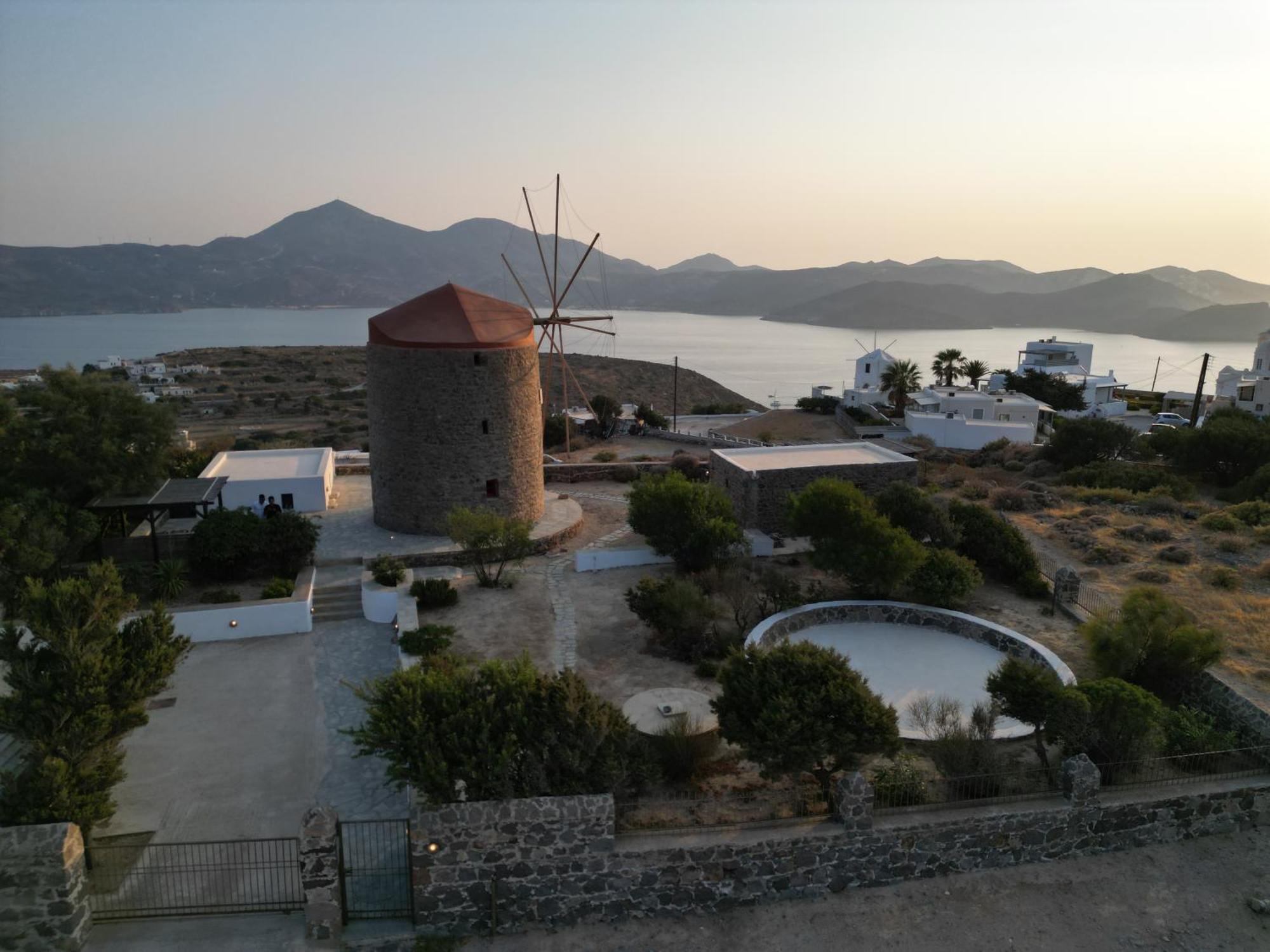 Marketos Windmill And Houses Tripití Buitenkant foto